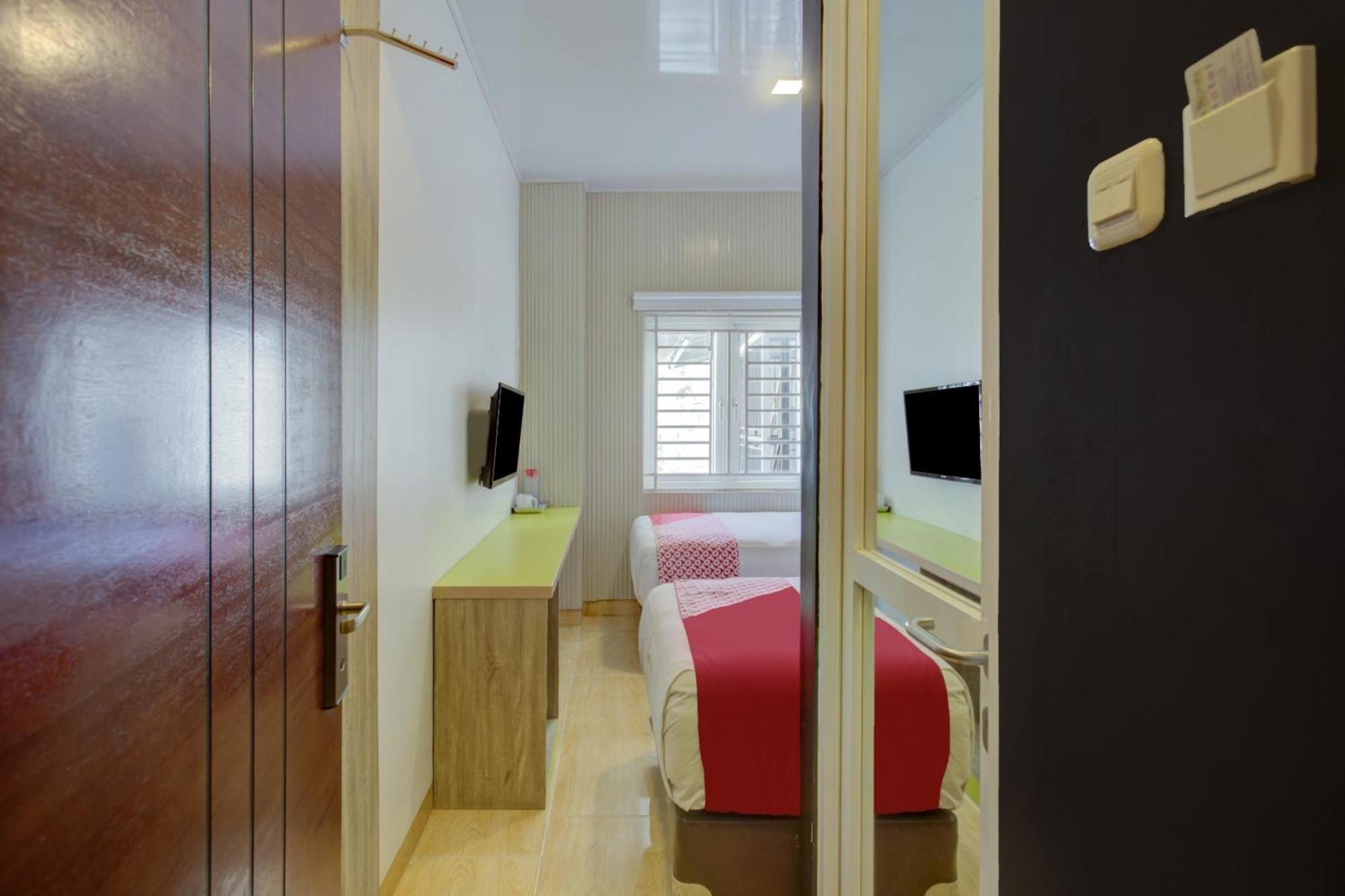 Hotel O Gambir Near Juanda Station Formerly Bunga Dahlia Giacarta Esterno foto